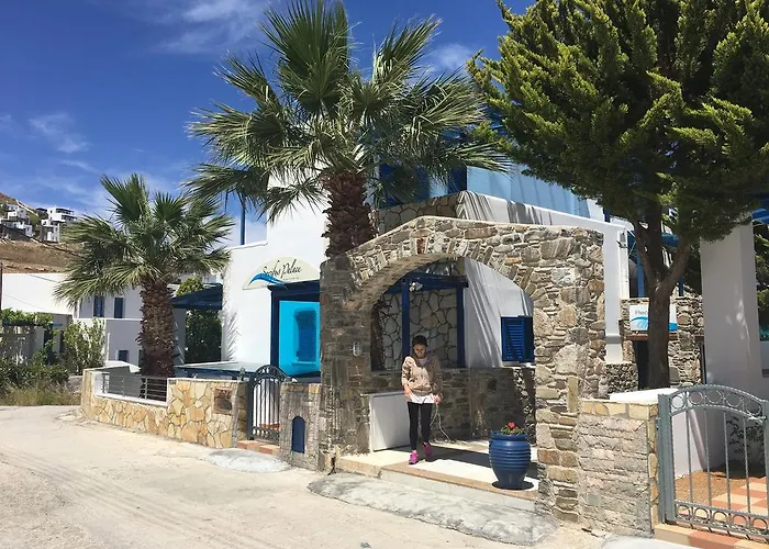 Serifos Palace Апарт-отель Ливадакия