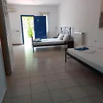 Serifos Palace Aparthotel Livadakia