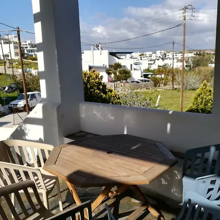 アパートホテル Serifos Palace