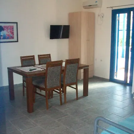 Serifos Palace Lägenhetshotell 3*