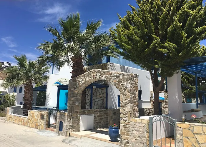 Serifos Palace Aparthotel